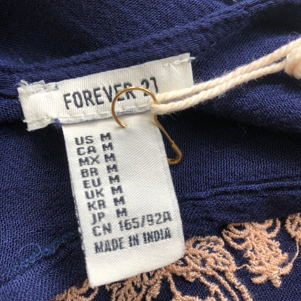 Forever 21 Embroidered Boho Navy Short Sleeve Top Medium NWT - Picture 4 of 5
